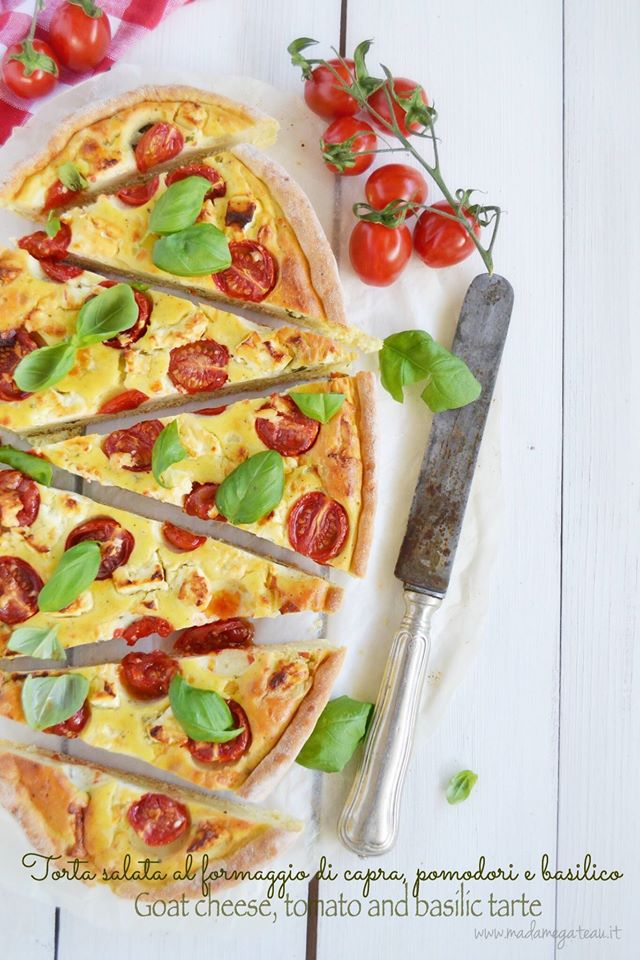 Torta formaggio di capra, pomodori e basilico