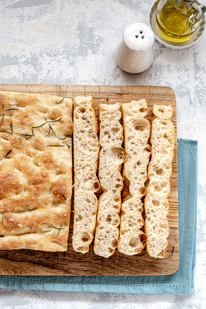 Focaccia con farina di ceci e roux ultra soffice - Madame Gateau